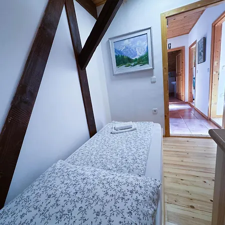 Mountain View - Pr' Potovcn'k * Dovje