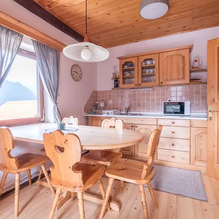 Mountain View - Pr' Potovcn'k 도브예