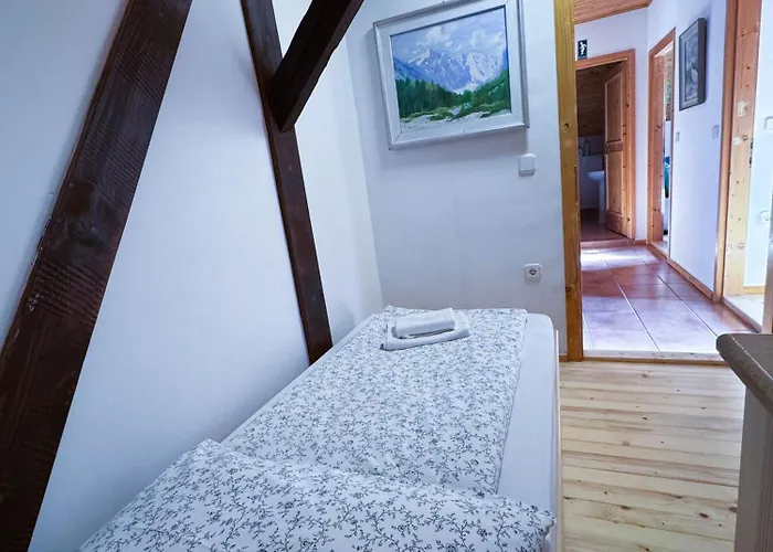 Mountain View - Pr' Potovcn'k * Dovje